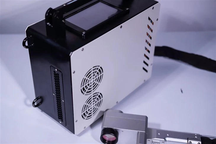 Backpack Laser Cleaning Machine For Paint Stripping From Aluminum