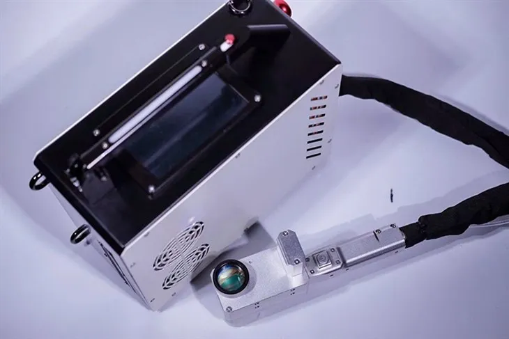 The Nemesis Of Rust: 100W Portable Laser Cleaning Machine